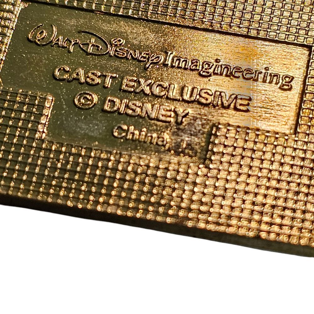 Disney Fantasyland Castle Pin Walt Disney Imagineering Cast Exclusive 39876 - Picture 9 of 10